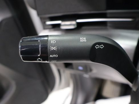 Used 2025 Hyundai Kona SEL AWD/4WD image 38