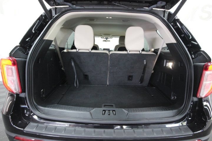 Used 2022 Ford Explorer XLT w/ Equipment Group 202A AWD/4WD image 5