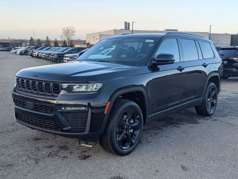 New 2026 Jeep Grand Cherokee L Limited w/ Limited Altitude Package AWD/4WD image 7
