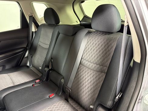 Used 2018 Nissan Rogue SV AWD/4WD image 20