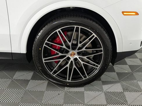 New 2026 Porsche Cayenne S AWD/4WD image 14