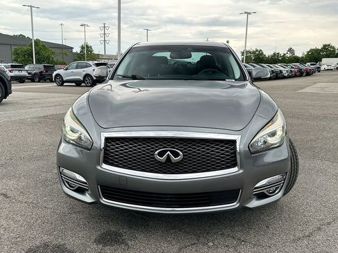 Used 2018 INFINITI Q70 Luxe w/ Proactive Package AWD/4WD image 5