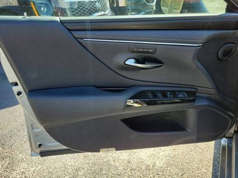 Used 2024 Lexus ES 350 w/ Premium Package FWD image 18
