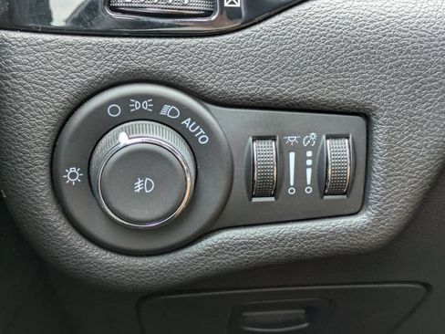 Certified 2021 Jeep Cherokee Latitude Plus FWD image 18