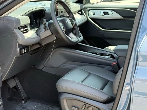 New 2026 Ford Explorer Active w/ Active Comfort Package image 5