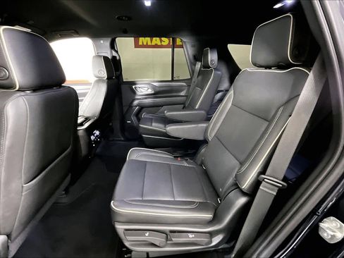 Certified 2021 GMC Yukon SLT w/ SLT Luxury Package image 17