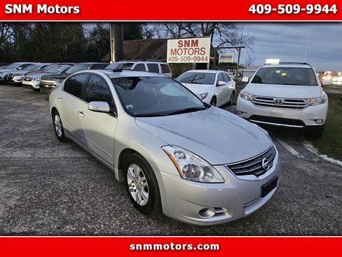 Used 2012 Nissan Altima 2.5 SL w/ Technology Pkg image 1