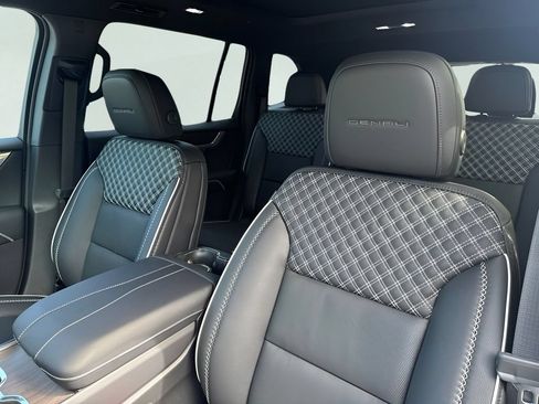New 2026 GMC Acadia Denali w/ Super Cruise Package FWD image 10