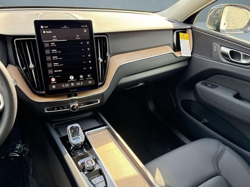 New 2026 Volvo XC60 T8 Plus w/ Protection Package Premier image 25