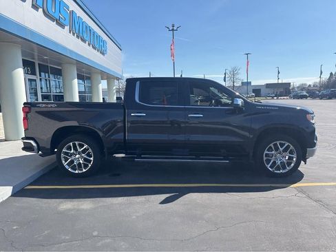 Used 2022 Chevrolet Silverado 1500 LTZ w/ Technology Package AWD/4WD image 14