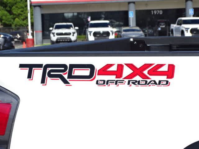 Certified 2023 Toyota Tacoma TRD Off-Road w/ Technology Package AWD/4WD image 10