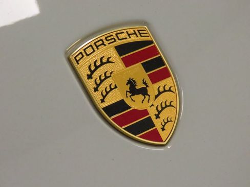 Certified 2022 Porsche Macan AWD/4WD image 13