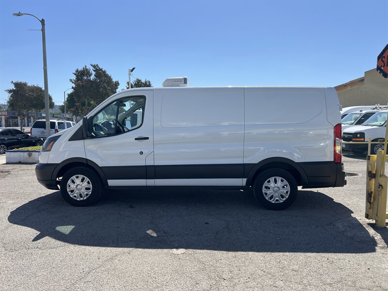 Used 2016 Ford Transit 150 130 Low Roof RWD image 4