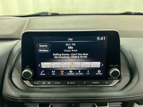 Used 2023 Nissan Rogue S image 14