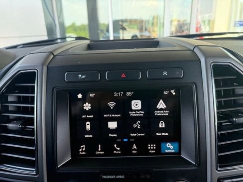 Used 2018 Ford Expedition XLT w/ Equipment Group 202A RWD image 29
