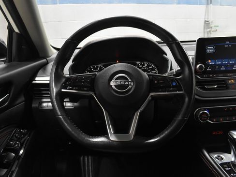 Used 2023 Nissan Altima 2.5 SR AWD/4WD image 7
