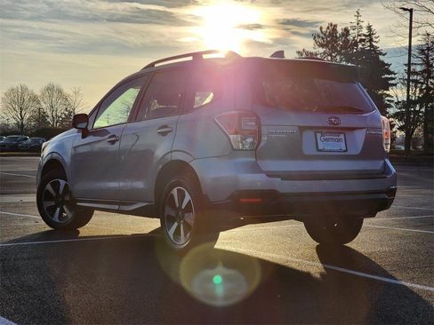 Used 2018 Subaru Forester 2.5i Premium AWD/4WD image 11
