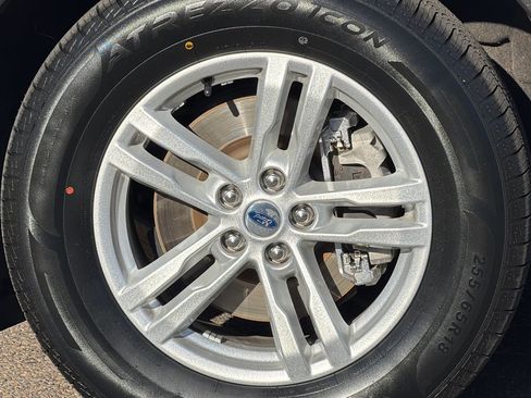 Used 2024 Ford Explorer XLT w/ Equipment Group 202A image 27