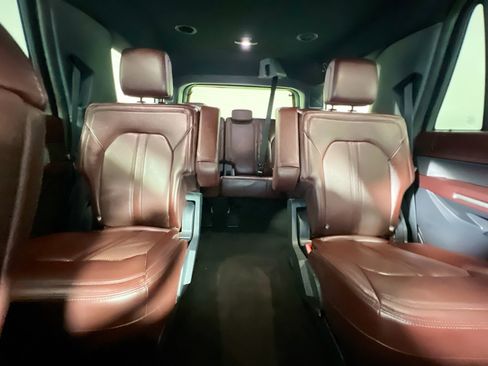 Used 2023 Ford Expedition Limited image 33