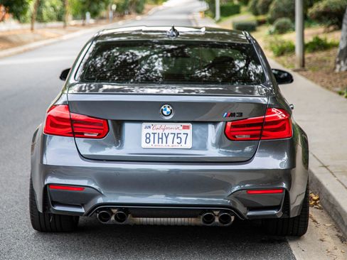 Used 2017 BMW M3 RWD image 5