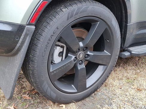 Used 2025 Land Rover Defender 110 X-Dynamic SE image 7