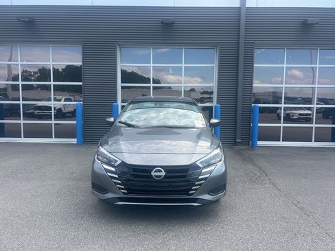 Used 2025 Nissan Versa SV image 5