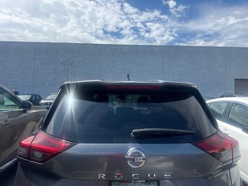 Used 2021 Nissan Rogue S FWD image 8