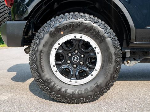 Used 2023 Ford Bronco Big Bend w/ Sasquatch Package AWD/4WD image 11