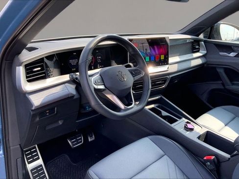 Certified 2025 Volkswagen Tiguan SE R-Line AWD/4WD image 13