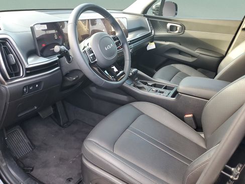 Certified 2025 Kia Sorento EX w/ Panoramic Sunroof Package FWD image 15