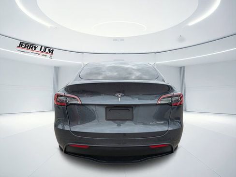 Used 2021 Tesla Model Y Long Range image 4