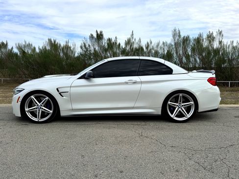 Used 2018 BMW M4 Convertible image 16