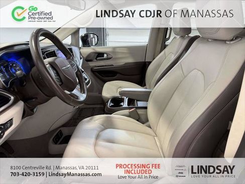 Certified 2017 Chrysler Pacifica Touring-L w/ Tire & Wheel Group FWD image 20