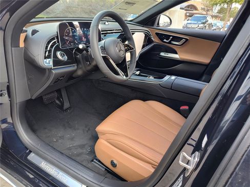 New 2026 Mercedes-Benz E 350 4MATIC Sedan image 2