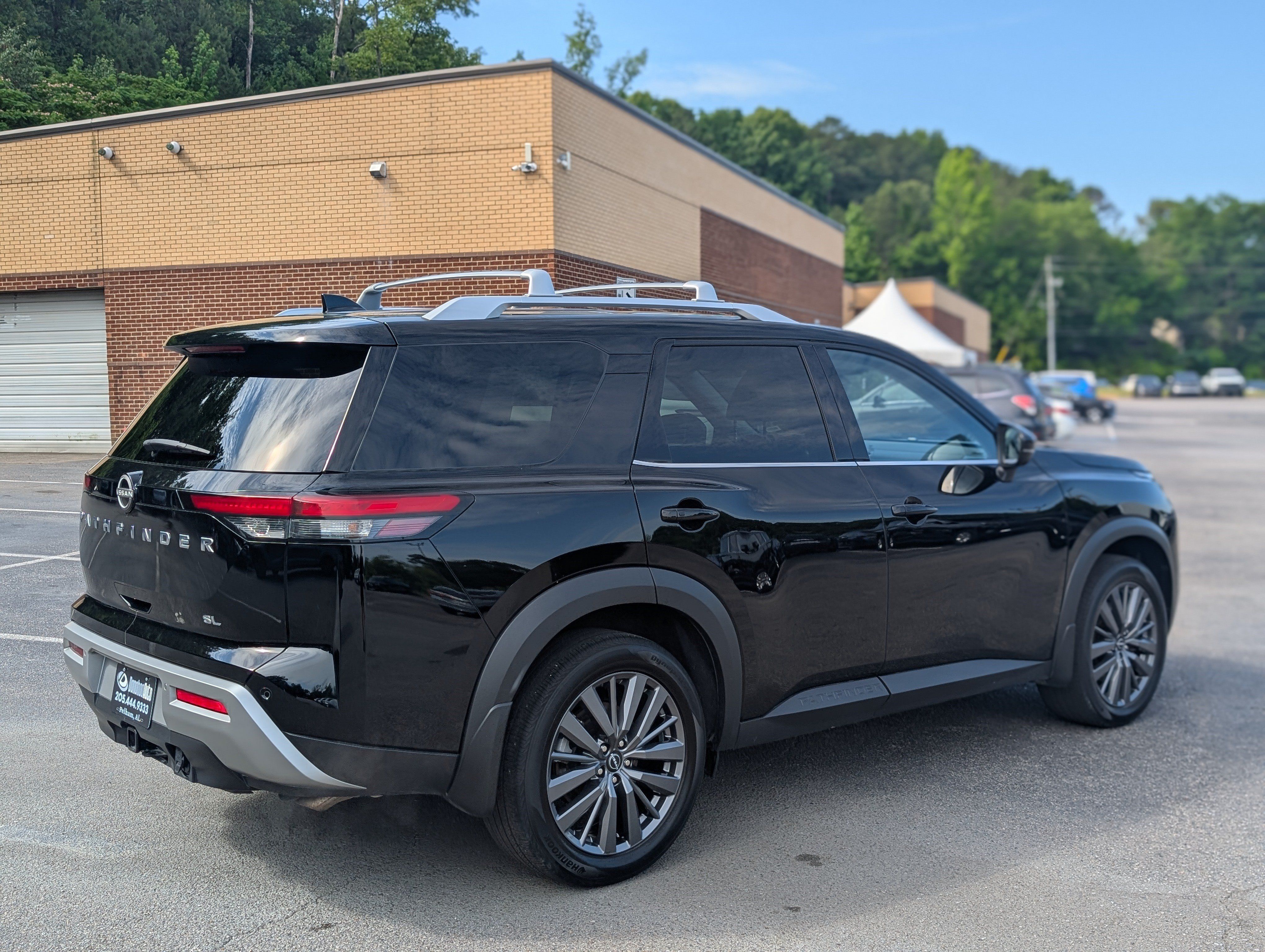 Used 2025 Nissan Pathfinder SL w/ SL Premium Package FWD image 9