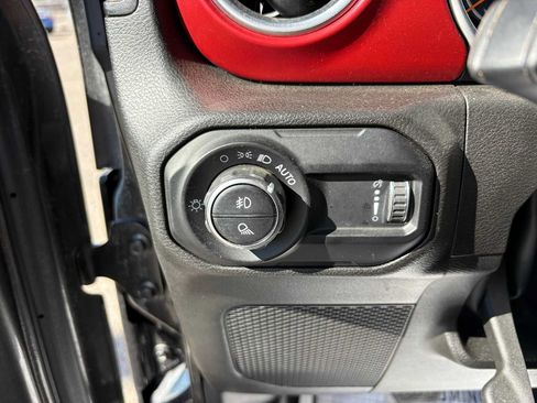 Used 2023 Jeep Gladiator Rubicon w/ LED Lighting Group AWD/4WD image 14