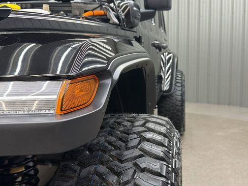 Used 2025 Jeep Wrangler Unlimited Sahara w/ Safety Group image 13