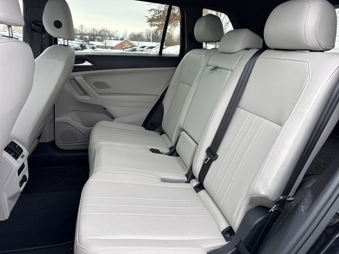 Certified 2022 Volkswagen Tiguan SE R-Line image 13