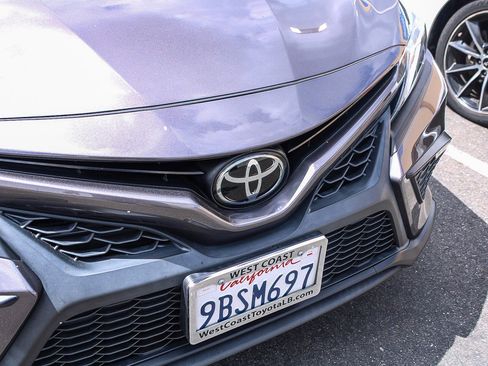 Used 2022 Toyota Camry SE w/ Convenience Package FWD image 6