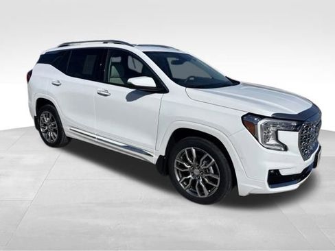 Certified 2024 GMC Terrain Denali w/ Denali Premium Package AWD/4WD image 7