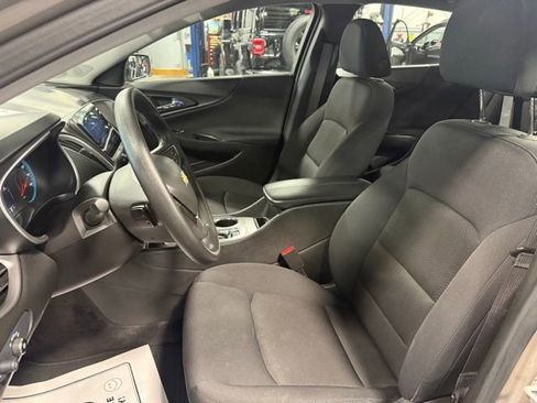 Used 2025 Chevrolet Malibu LT image 14