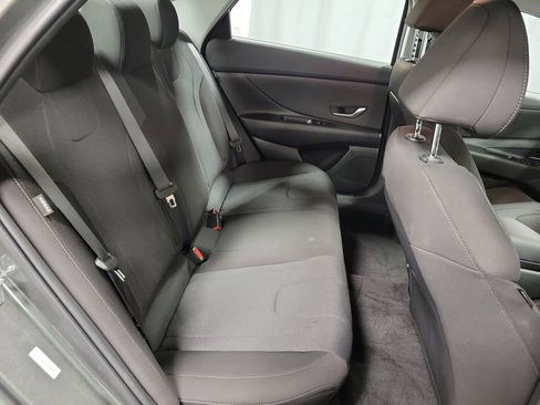 Used 2025 Hyundai Elantra SE image 23