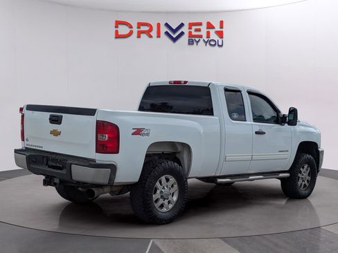 Used 2013 Chevrolet Silverado 2500 LT w/ Interior Plus Package AWD/4WD image 5