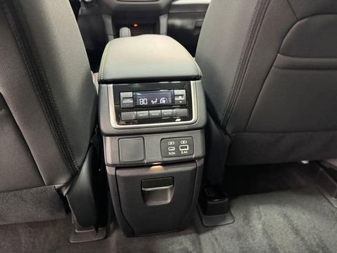 Certified 2025 Subaru Ascent Onyx Edition AWD/4WD image 30