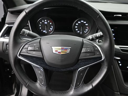 Used 2023 Cadillac XT5 Premium Luxury w/ Technology Package AWD/4WD image 17