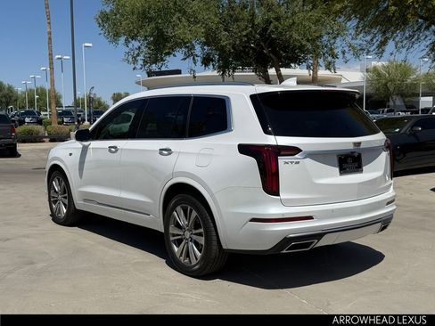 Used 2021 Cadillac XT6 Premium Luxury FWD image 4