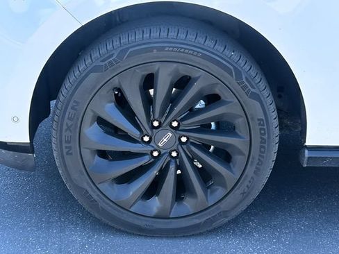 Used 2020 Lincoln Navigator Reserve w/ Equipment Group 208A Reserve AWD/4WD image 11