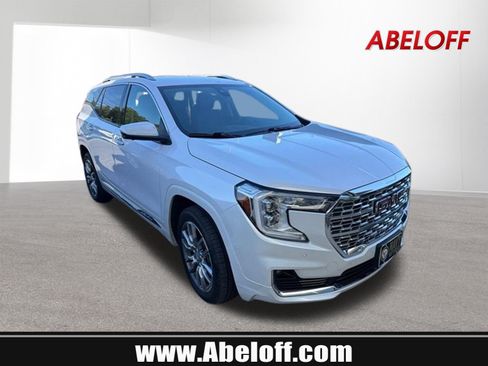 Used 2024 GMC Terrain Denali w/ Denali Premium Package AWD/4WD image 1