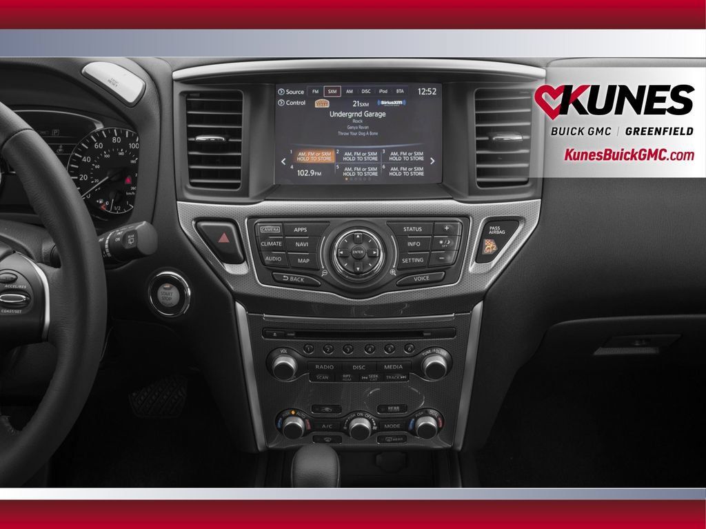 Used 2019 Nissan Pathfinder SL AWD/4WD image 10