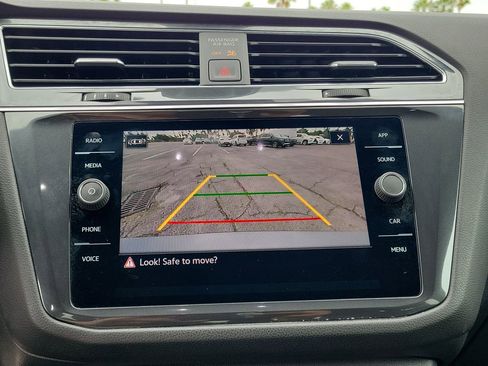 Used 2022 Volkswagen Tiguan SE R-Line image 32